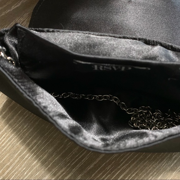 RSVP BLACK SATIN CLUTCH WITH.BOW - Picture 2 of 14